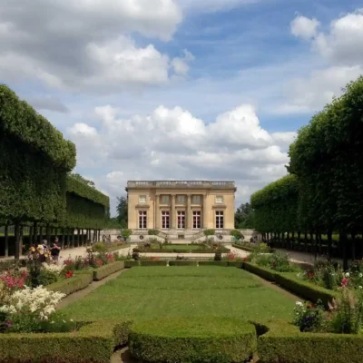 Le Petit Trianon © Photo by Linda Gerbec on Unsplash