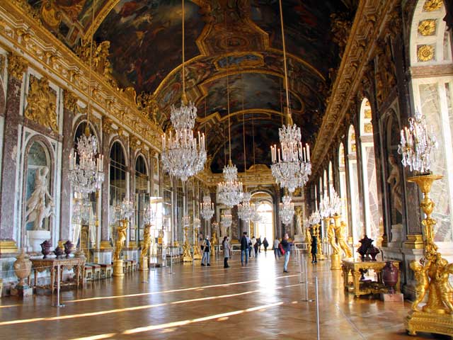La Galerie des Glaces de Versailles • © Anne-Claire Morcrette